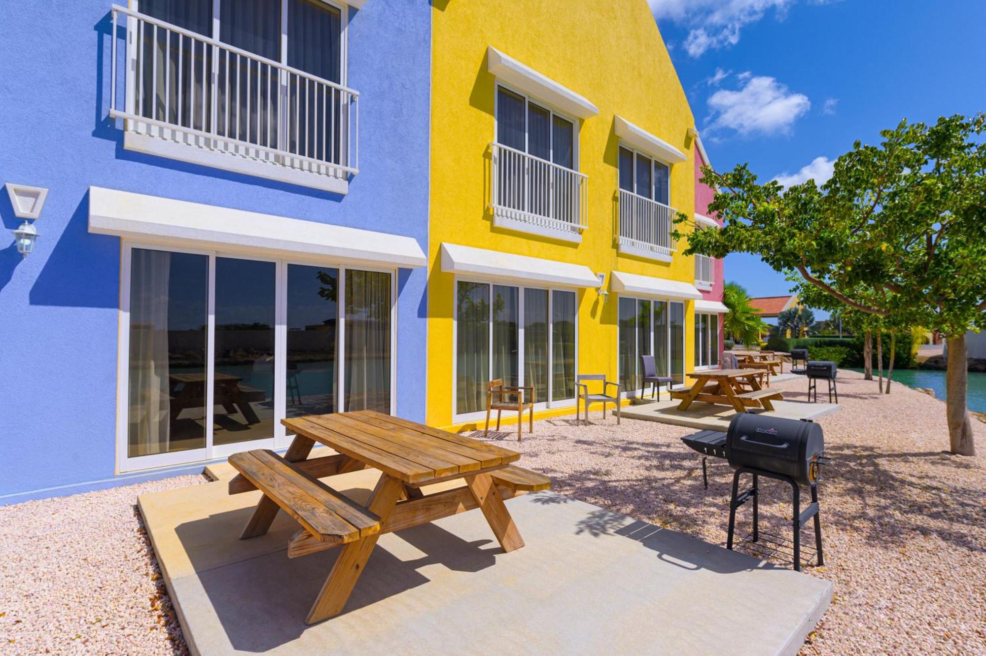Courtyard By Marriott Bonaire Dive Resort Kralendijk  Exterior photo
